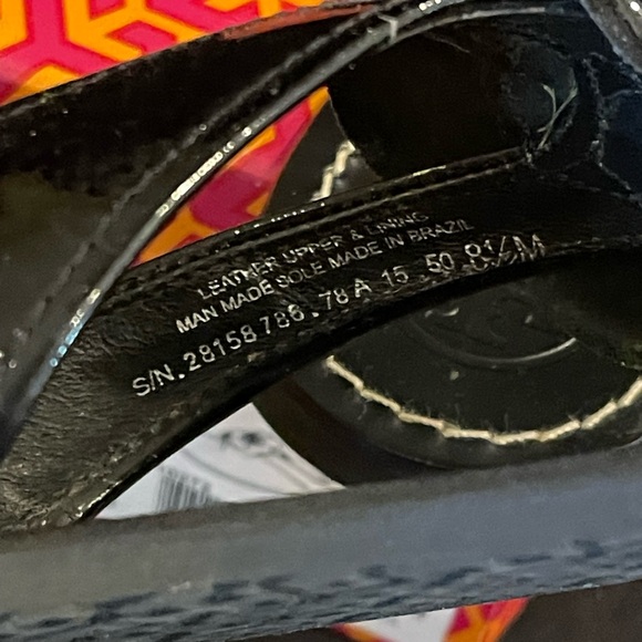 Tory Burch "Breely" black flower patent leather flip flop sandals size 8.5 w/box - Picture 4 of 5